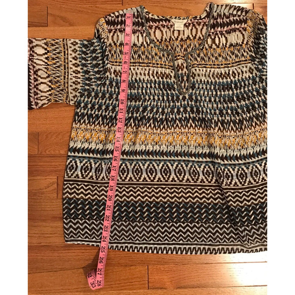Ariat Aztec Print Sheer V-Neck Blouse with Beaded Neckline - Size Large - Picture 7 of 12
